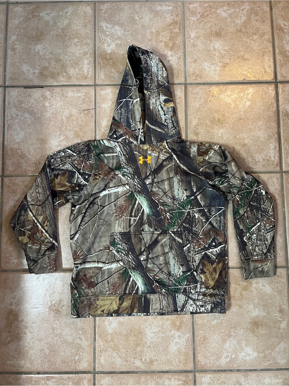 Under Armour Embroidered Realtree Camo Green brown Hoodie Sweatshirt Youth Large